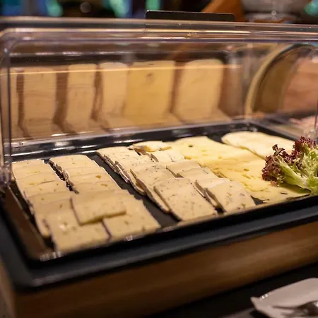 Отель Parkhotel