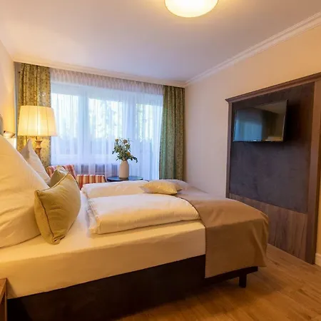 Parkhotel Отель 4*